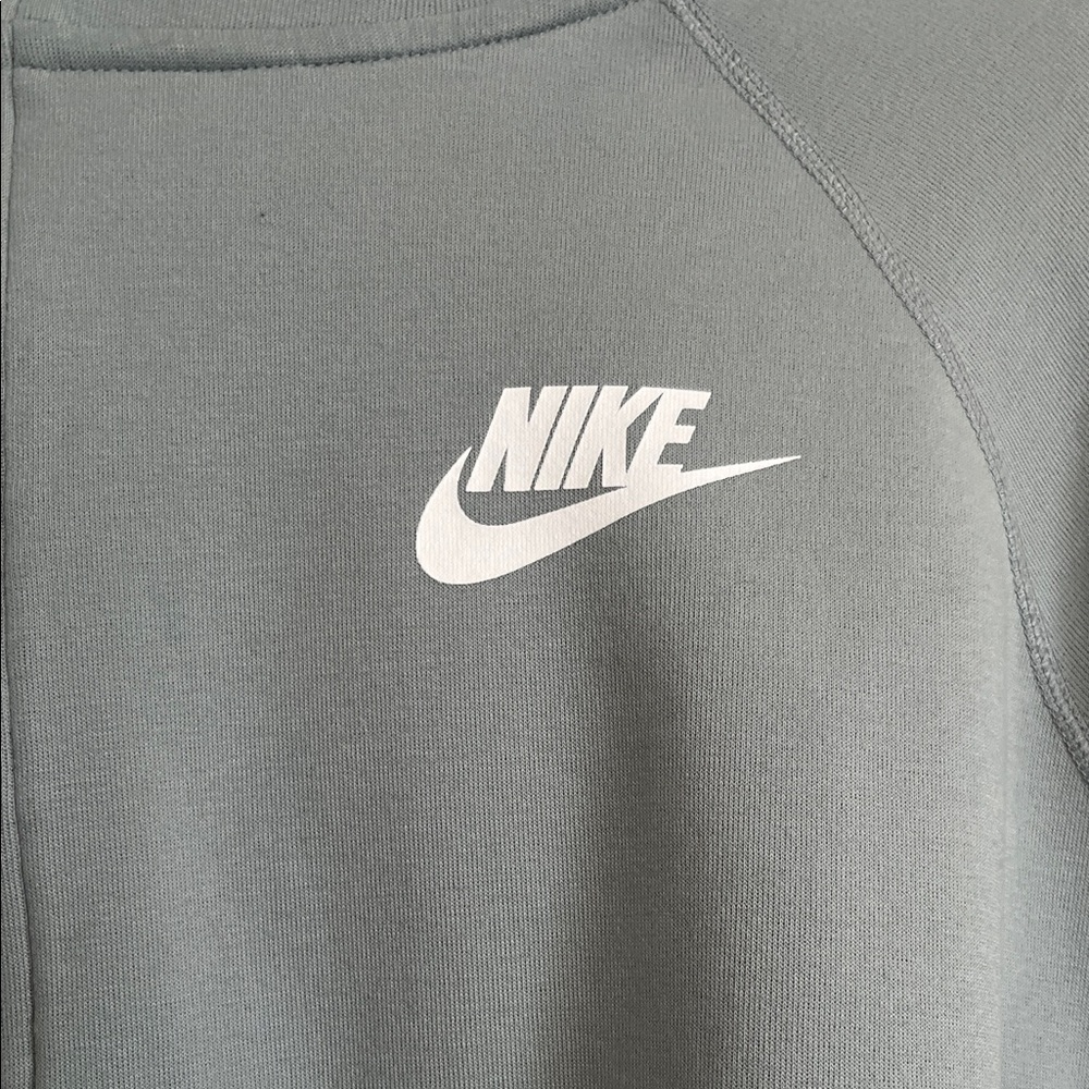 Nike Sportswear Tech Fleece Full-Zip Cape Hoodie - Picture 6 of 8